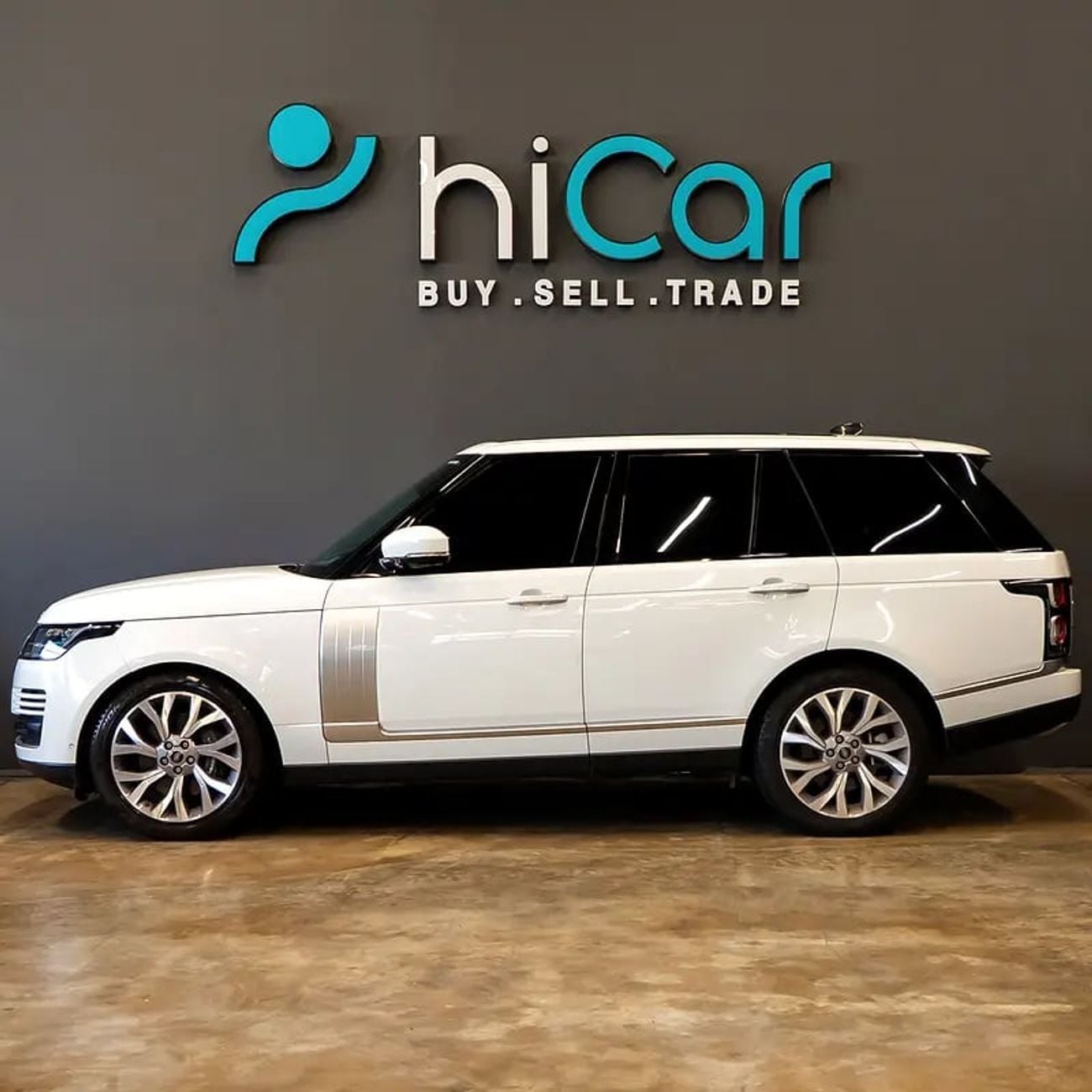 Land Rover Range Rover AED 3,065 pm • 0% Downpayment • Range Rover Vogue SE P400 • 1 Year Warranty