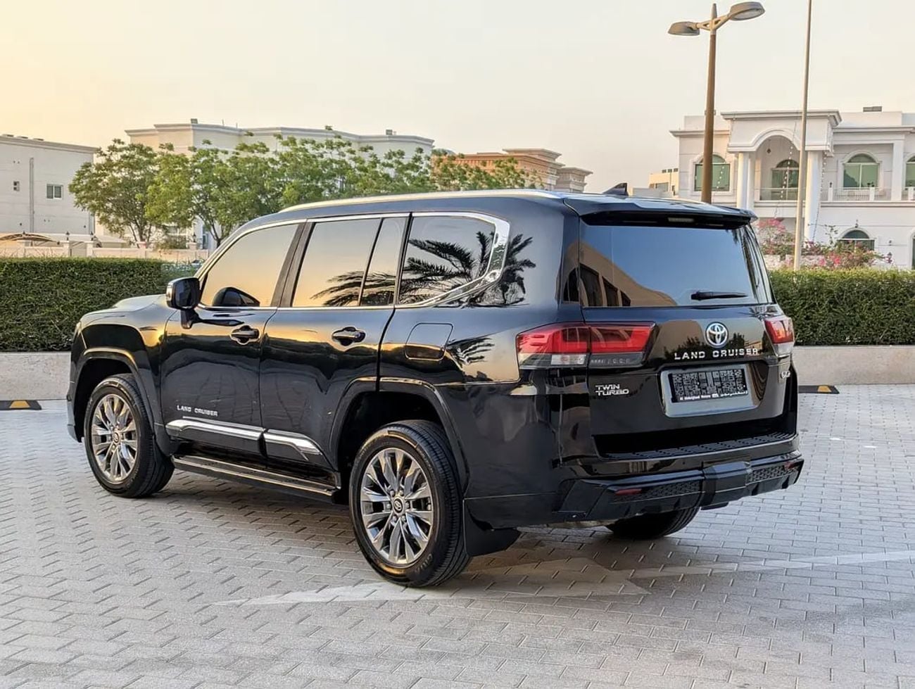 Toyota Land Cruiser GXR GCC Specs - V6 4.0L
