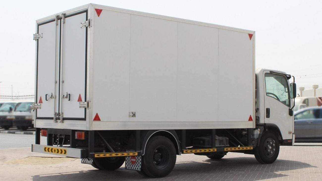 Isuzu NPR ISUZU NPR 4570 CC (4.6L) 71 INSULATED BOX VAN MT