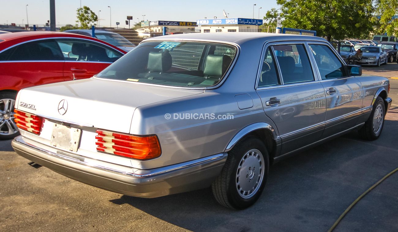 مرسيدس بنز 560 SEL