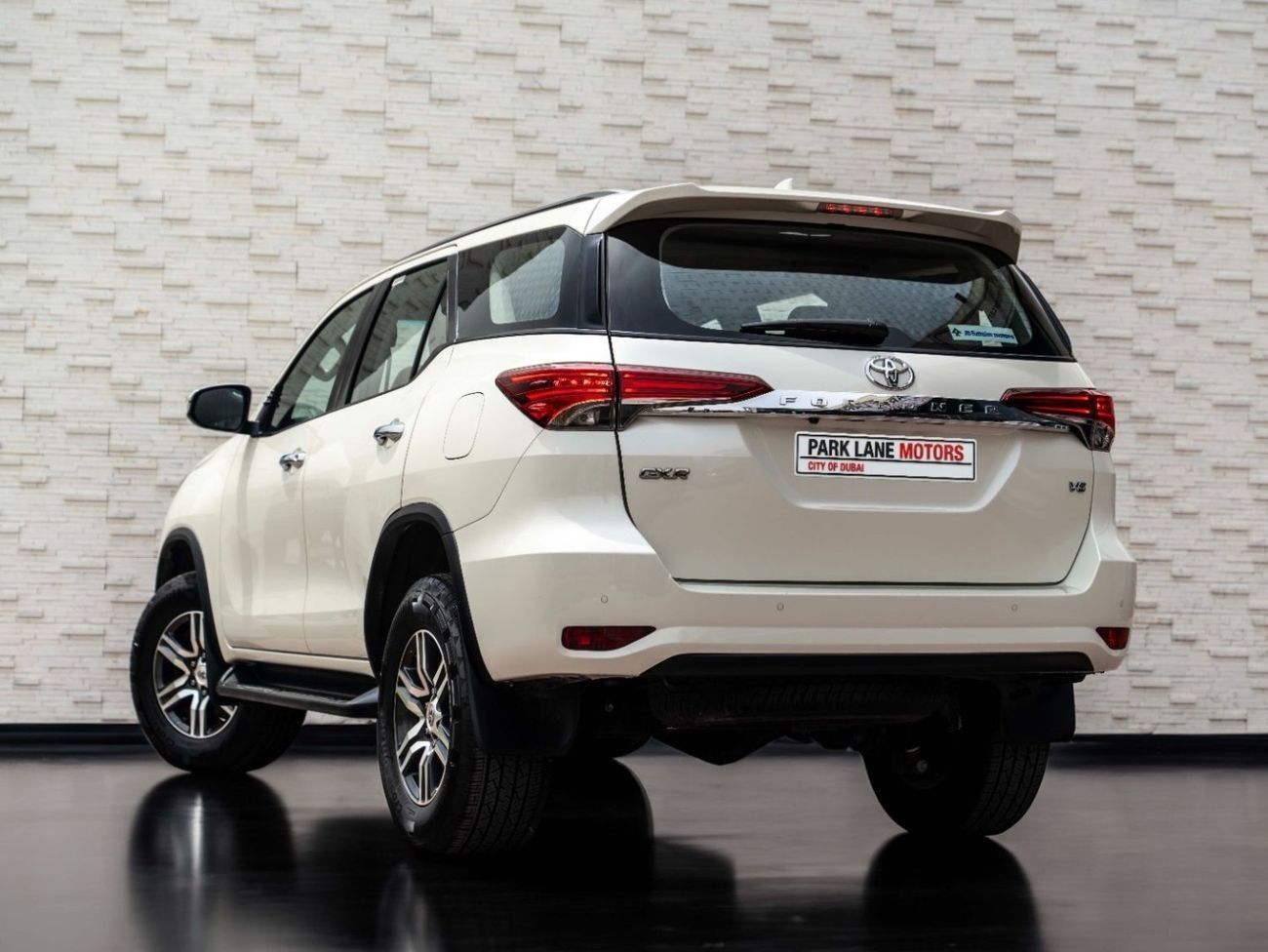 Toyota Fortuner GXR 4.0L (278 HP)