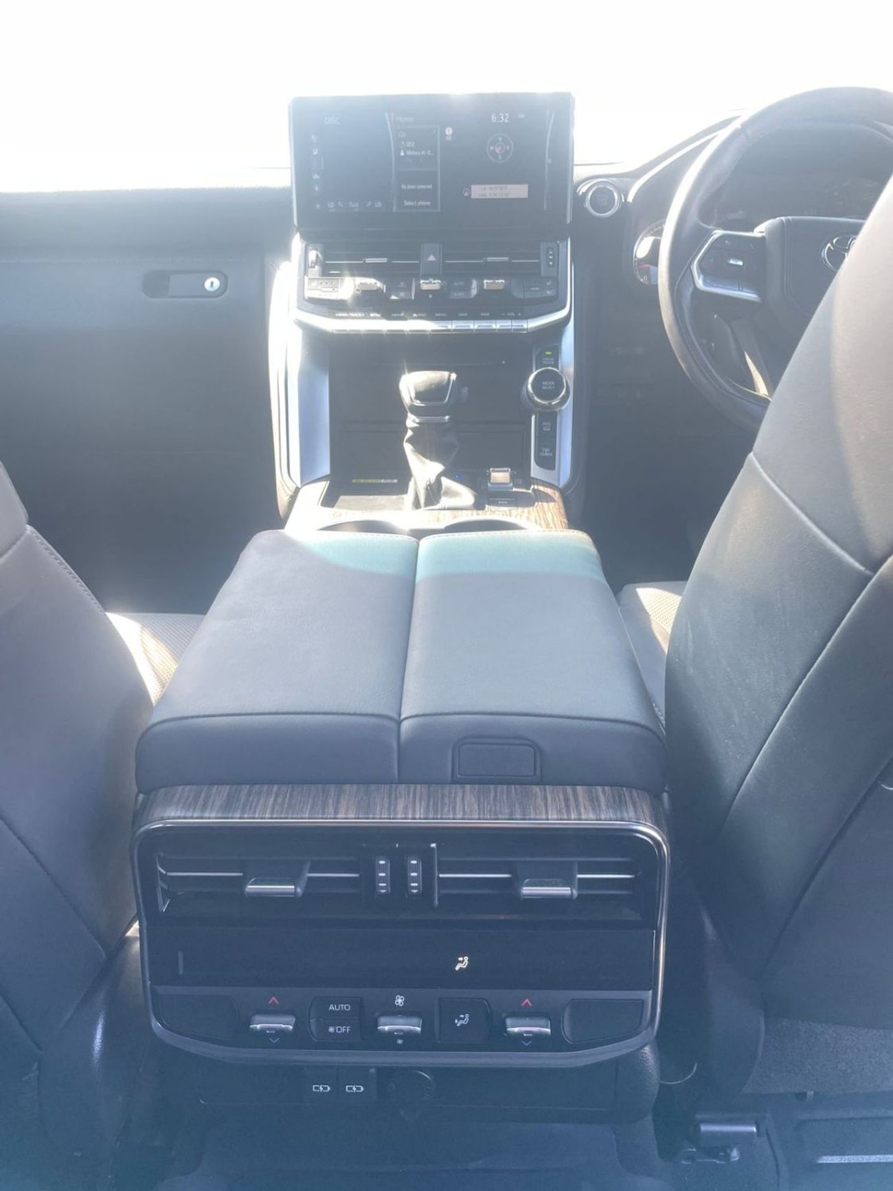 تويوتا لاند كروزر DIESEL 3,346 LITER ,RIGHT HAND DRIVE ONLY FOR EXPORT AVAILABLE