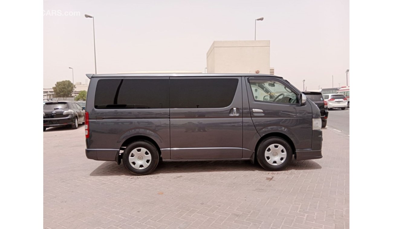 تويوتا هاياس TOYOTA HIACE VAN RIGHT HAND DRIVE (PM1384)