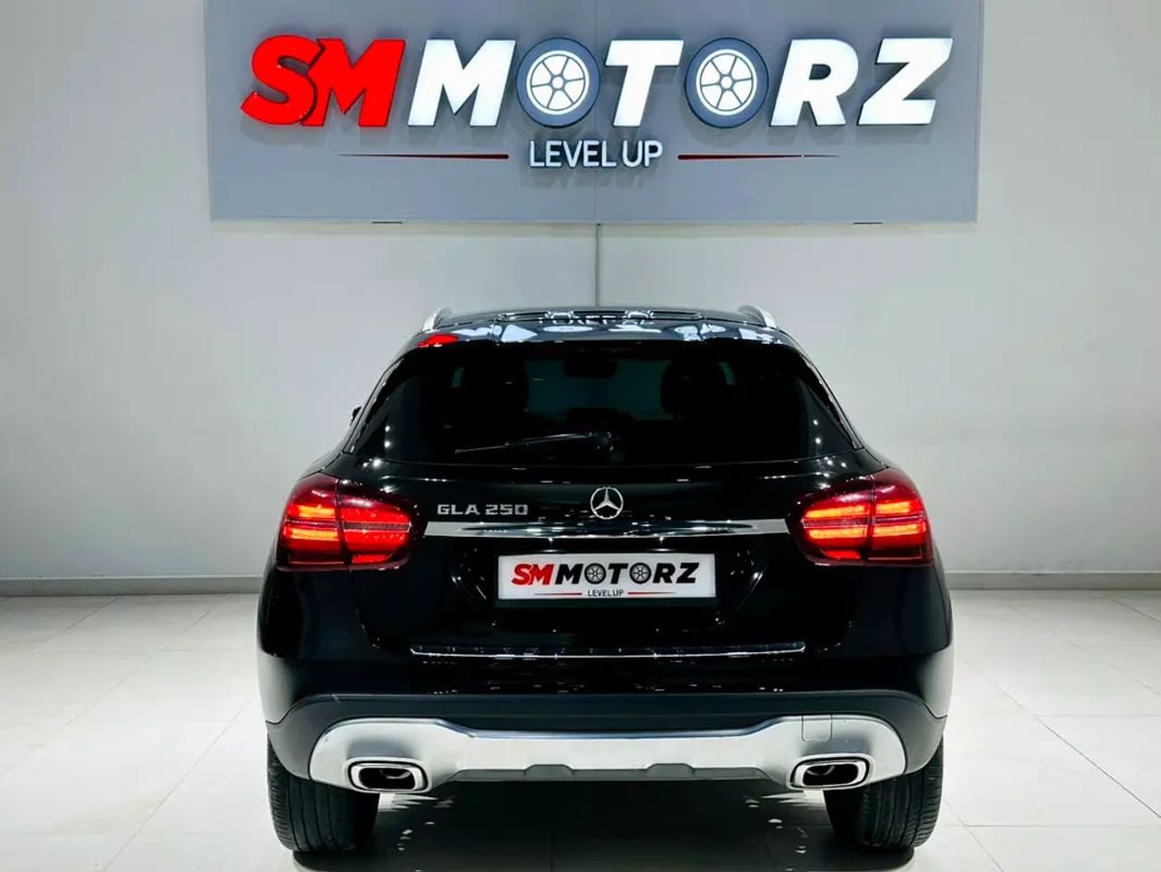 مرسيدس بنز GLA 250 Std 2.0L (208 HP)