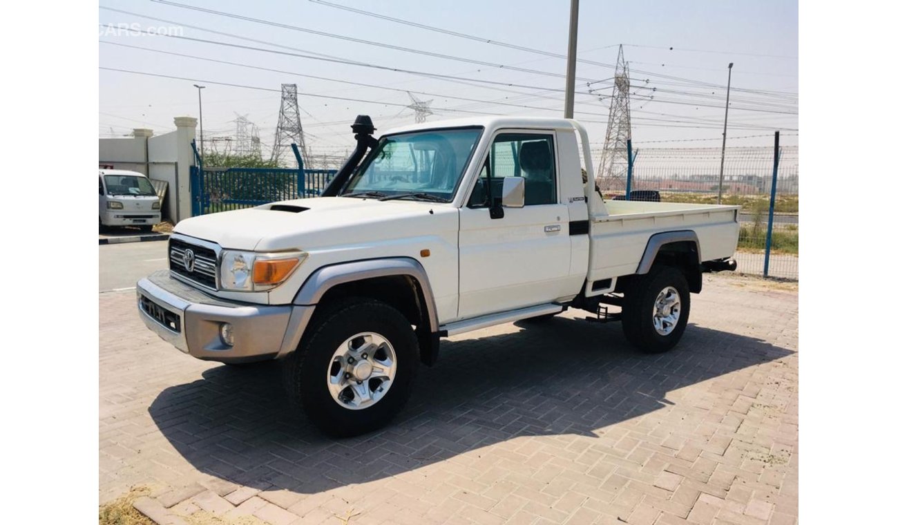 Toyota Land Cruiser Pick Up