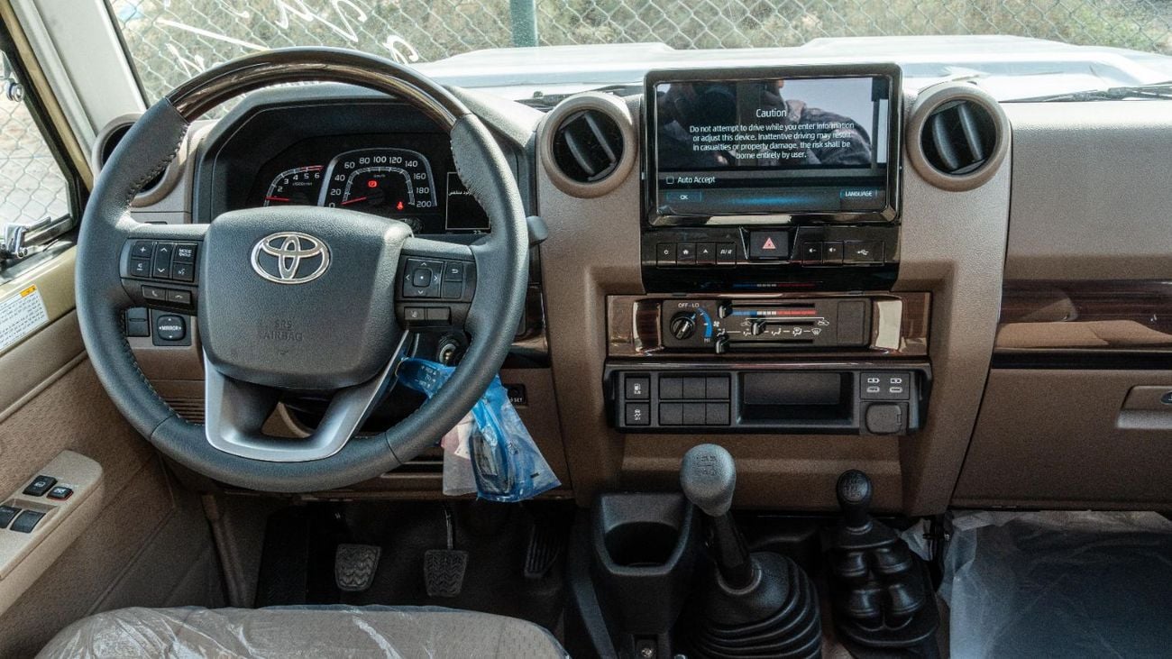 تويوتا لاند كروزر بيك آب LC79 LX 2026 Toyota Land Cruiser LC79 2.8L MT Diesel (Beige-Brown)
