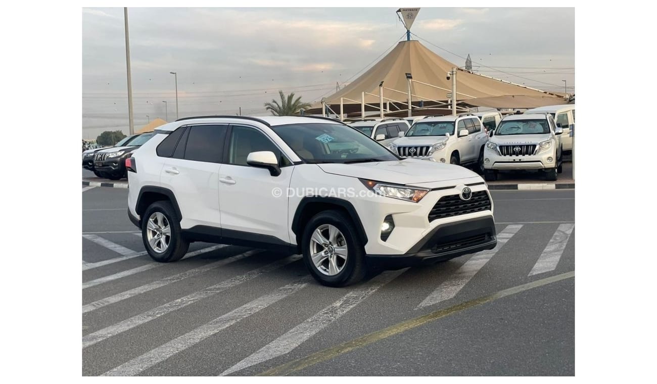 Toyota RAV4 2020 Toyota RAV4 XLE 2.5L V4 -