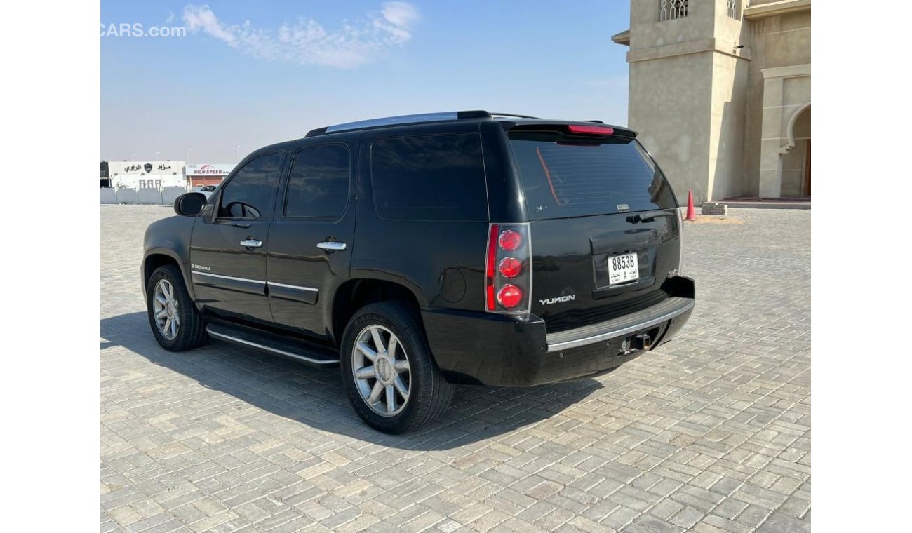 GMC Yukon DENALI