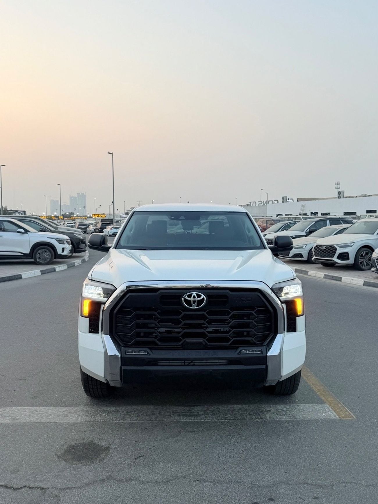 Toyota Tundra SR 2024 TOYOTA TUNREA 4x4 All wheel drive Full option