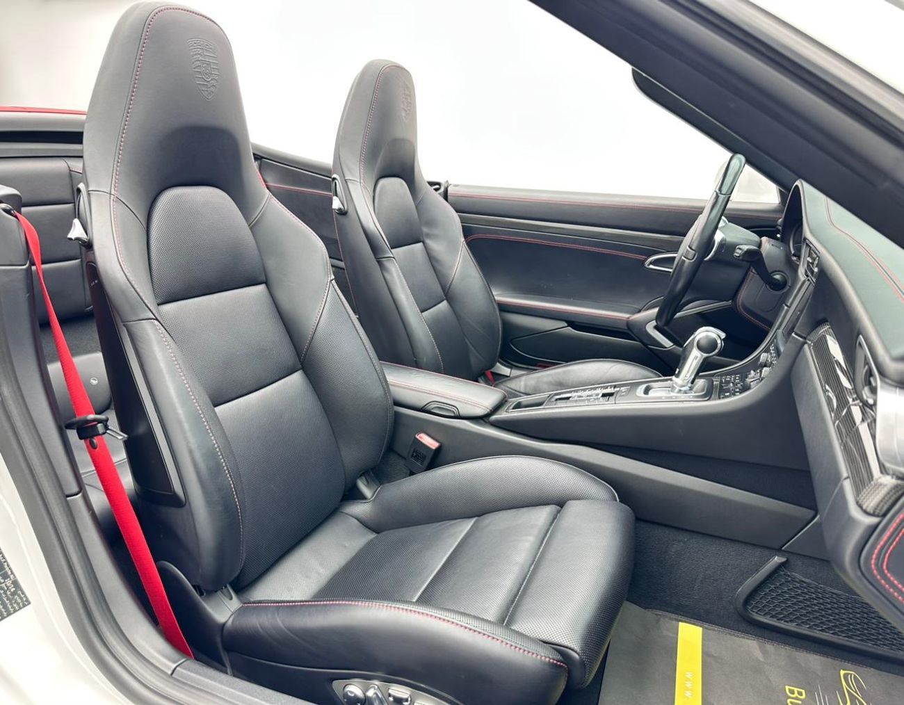 Porsche 911 Turbo S 3.8L (560 HP) Convertible 2015 Porsche 911 Turbo S, Nov/2026 Porsche Warranty, Porsche Full