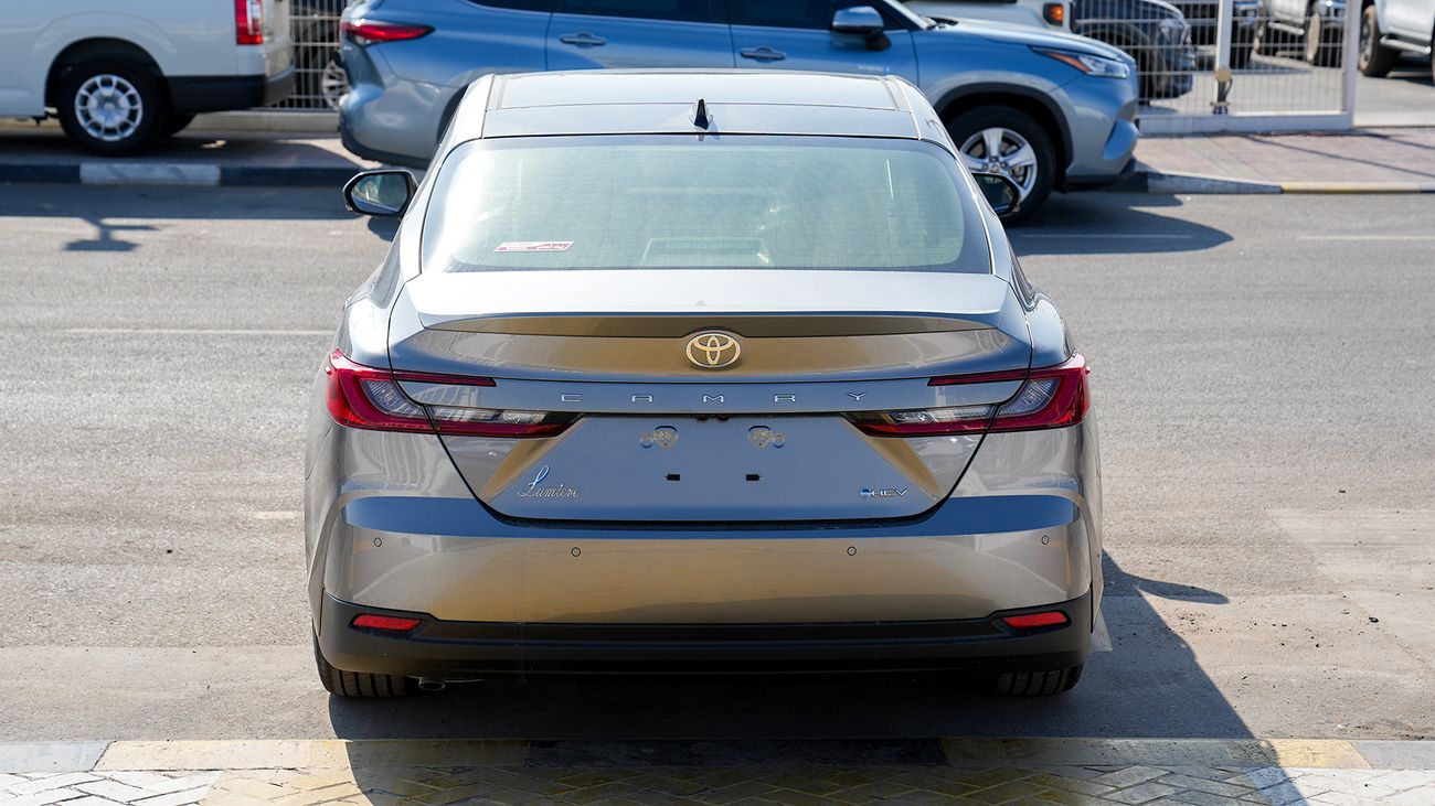 تويوتا كامري 2.5 L Hybrid