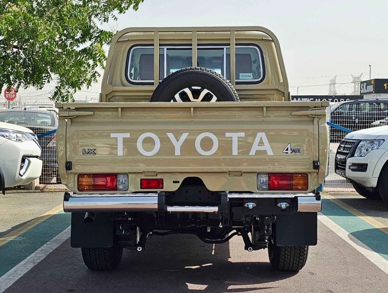 تويوتا لاند كروزر بيك آب LX-Z1 DOUBLE CABIN / 2.8L V4 DIESEL / A/T/ LEATHER SEATS / DIFF LOCKS / 4WD (CODE#LX-Z1)