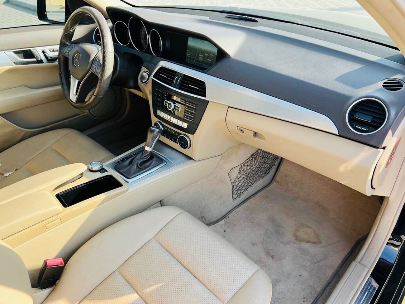 Mercedes-Benz C 200 WDDGF4JB2EG246458