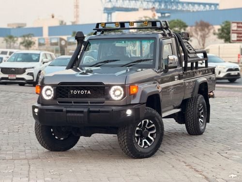 Toyota Land Cruiser Pickup 70 STANDARD Toyota Landcruiser pickup LC79 2020 V8 Diesel Engine RHD Manual Transmission