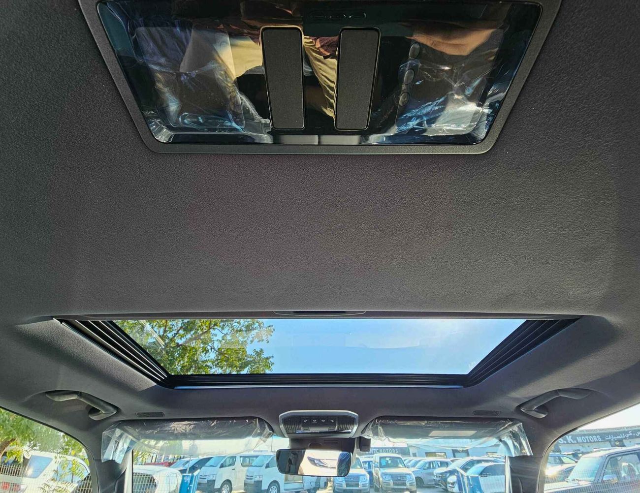 Toyota Land Cruiser LC300 VX TWIN TURBO / 3.5L V6 / JBL SPEAKERS / BIG DVD / FULL OPTION (CODE # VX)