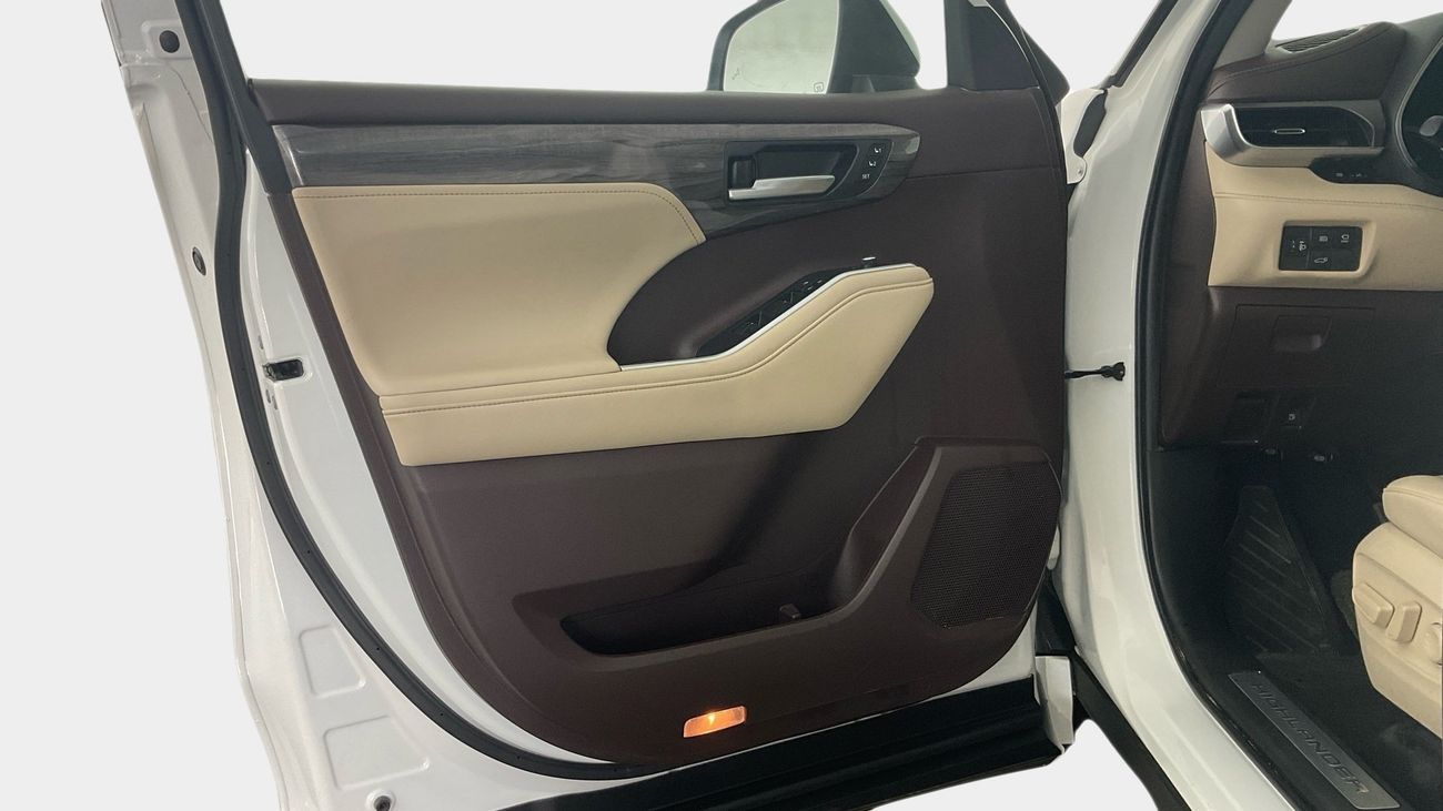 تويوتا هايلاندر VXR | شامل الضمان | 0 ﺪﻔﻋﺓ ﺃﻮﻟﻯ