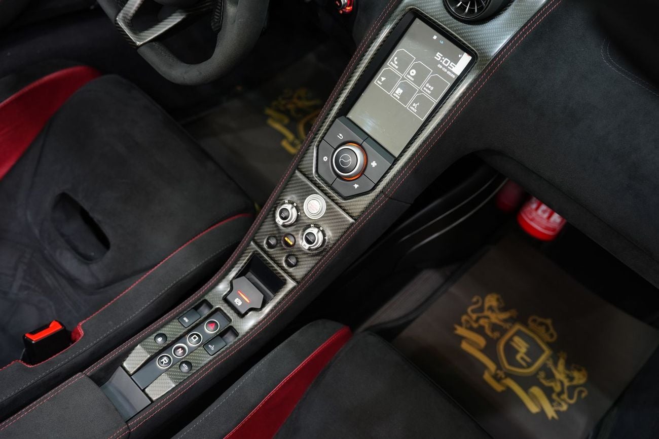 McLaren 675LT Spider, McLaren Track Telemetry, Full Carbon Package, Meridian Audio, Very Low KM, GCC Specs!!