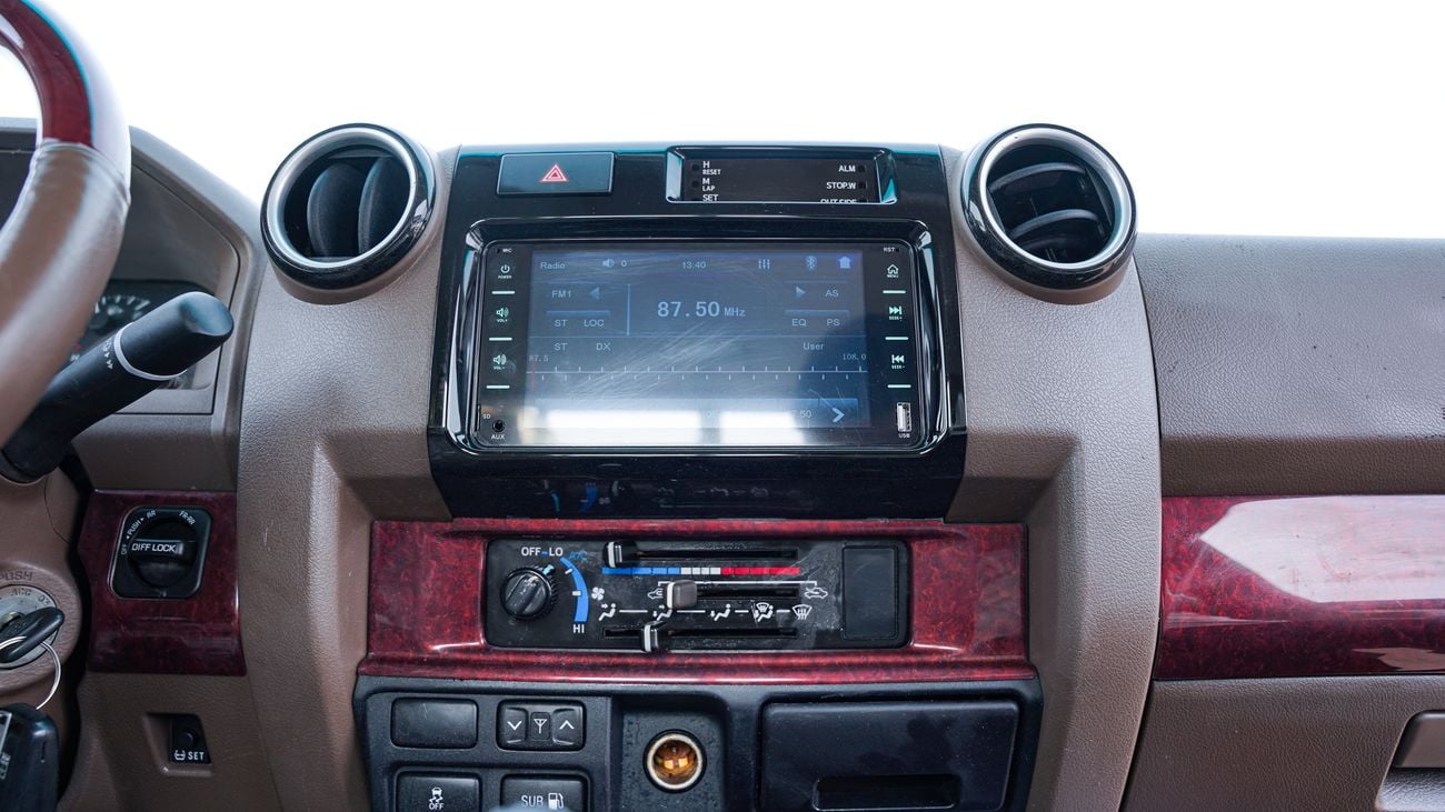 Toyota Land Cruiser Pick Up