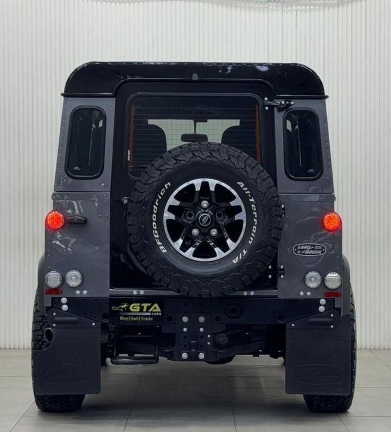 Land Rover Defender 2016 Land Rover Defender 90 Adventure Edition, Full Land Rover Service History, 1 of 600, GCC