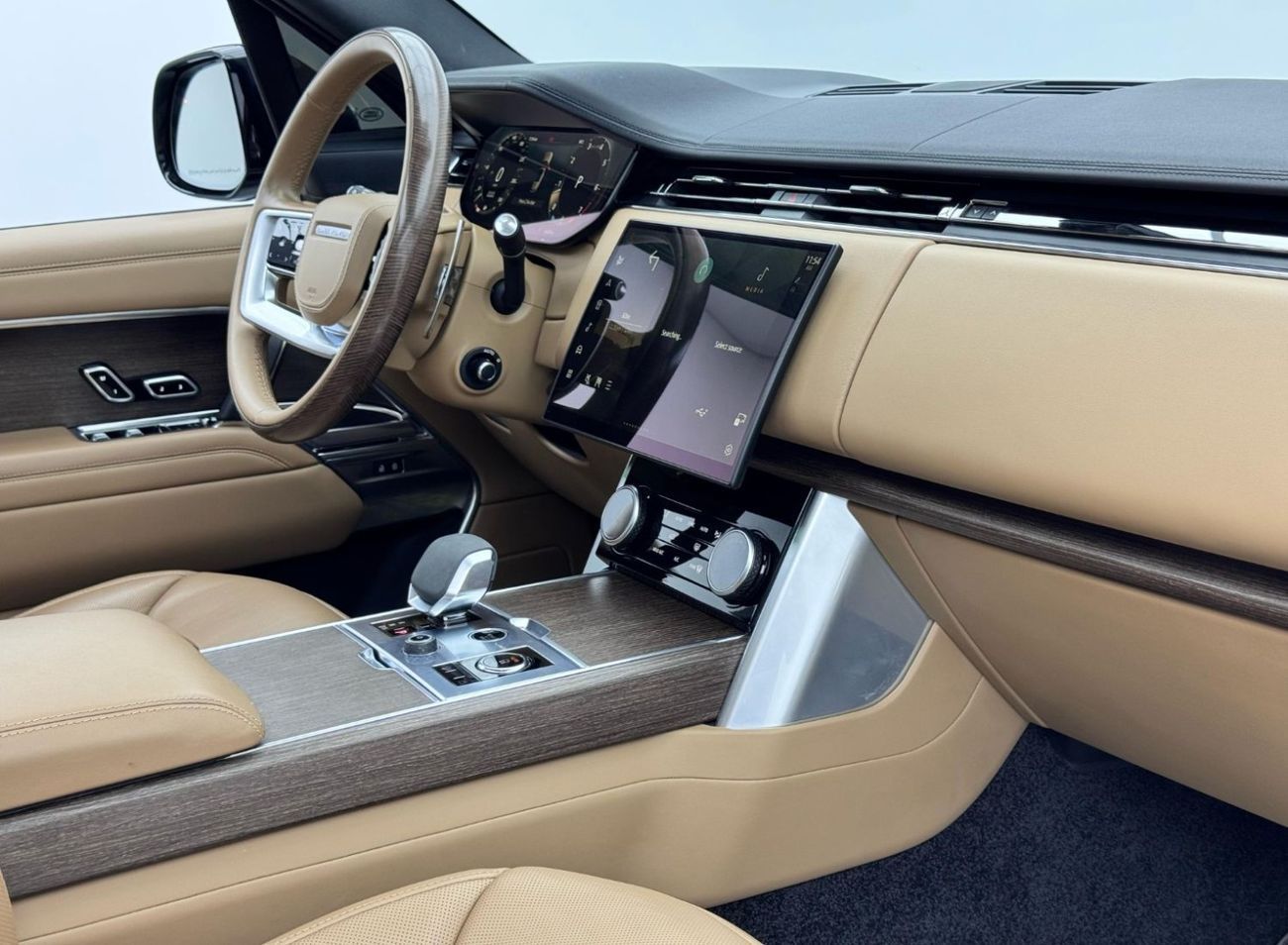 لاند روفر رينج روفر HSE P400 3.0L 2023 Range Rover HSE P400, Agency Warranty Till 28, Agency Full Service History, GCC