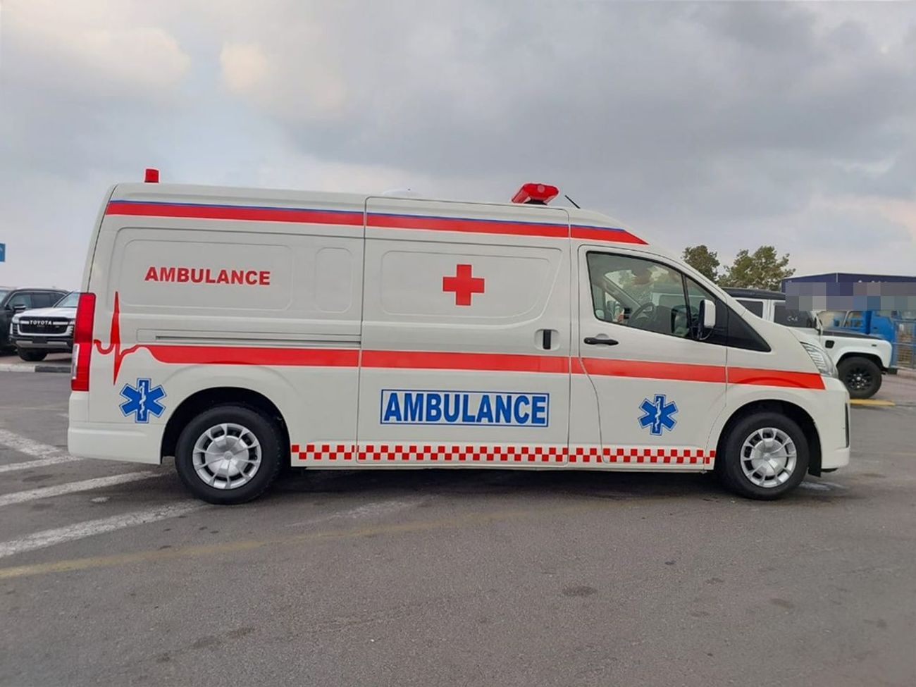 Toyota Hiace TOYOTA HIACE VAN AMBULANCE  RHD 2023 MODEL 2.8 L DIESEL AUTOMATIC(PM22474)