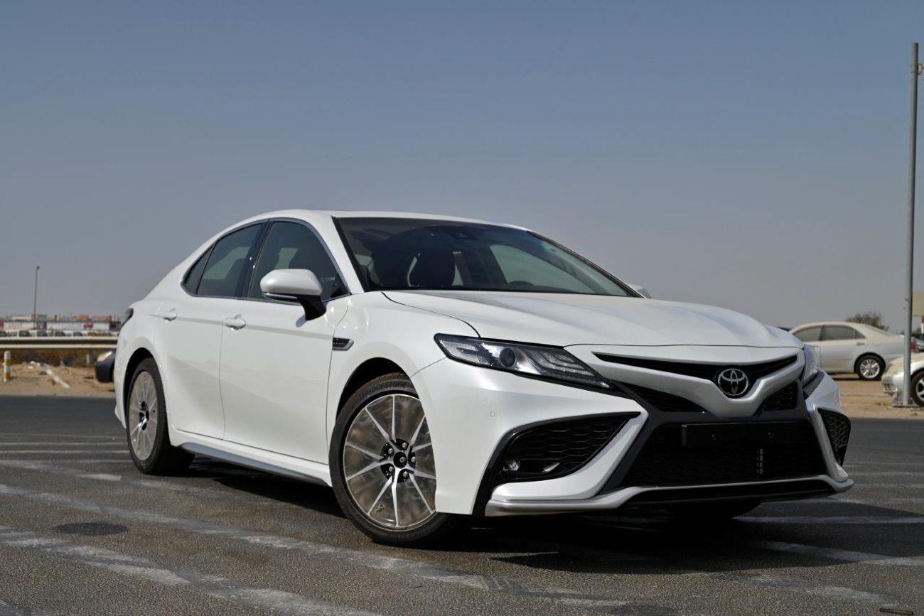 Toyota Camry SE Petrol