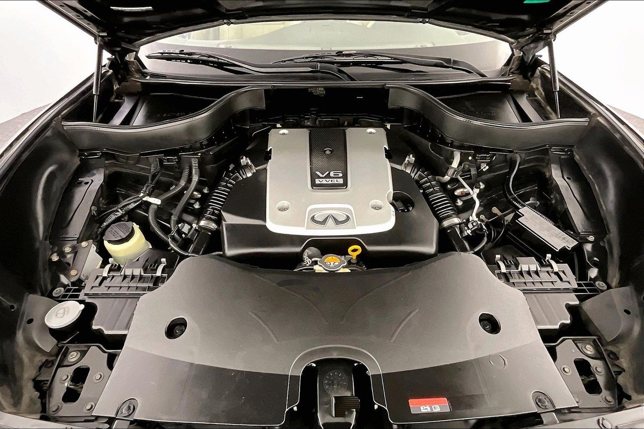 Infiniti QX70 Luxury / Luxe Sensory | Guaranteed Warranty | 0 Down Payment