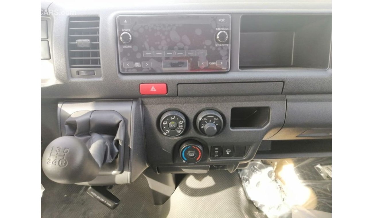 Toyota Hiace 15 seats diesel gl