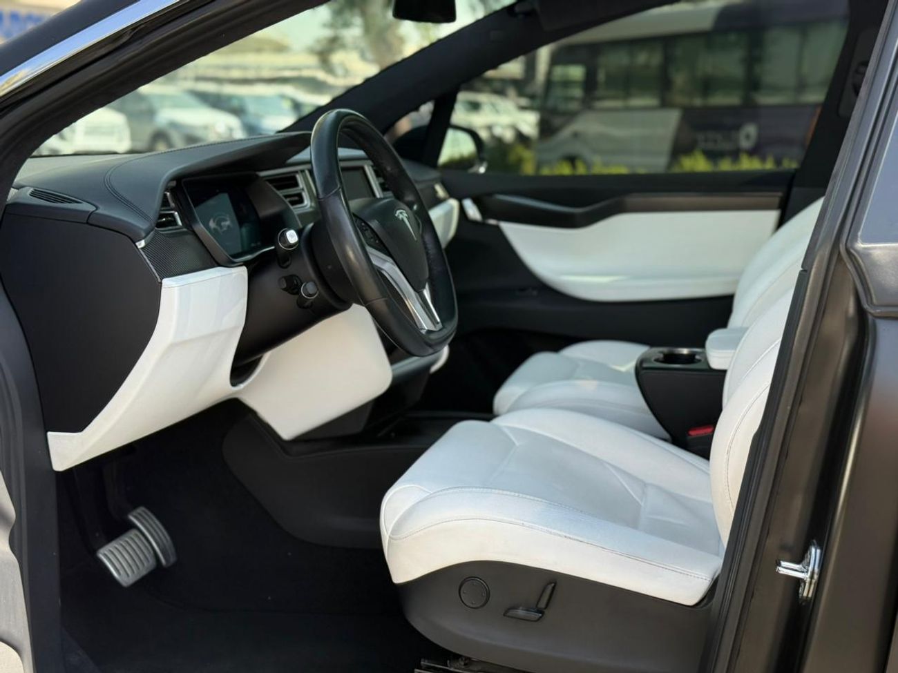 تسلا موديل اكس Long Range (AWD)