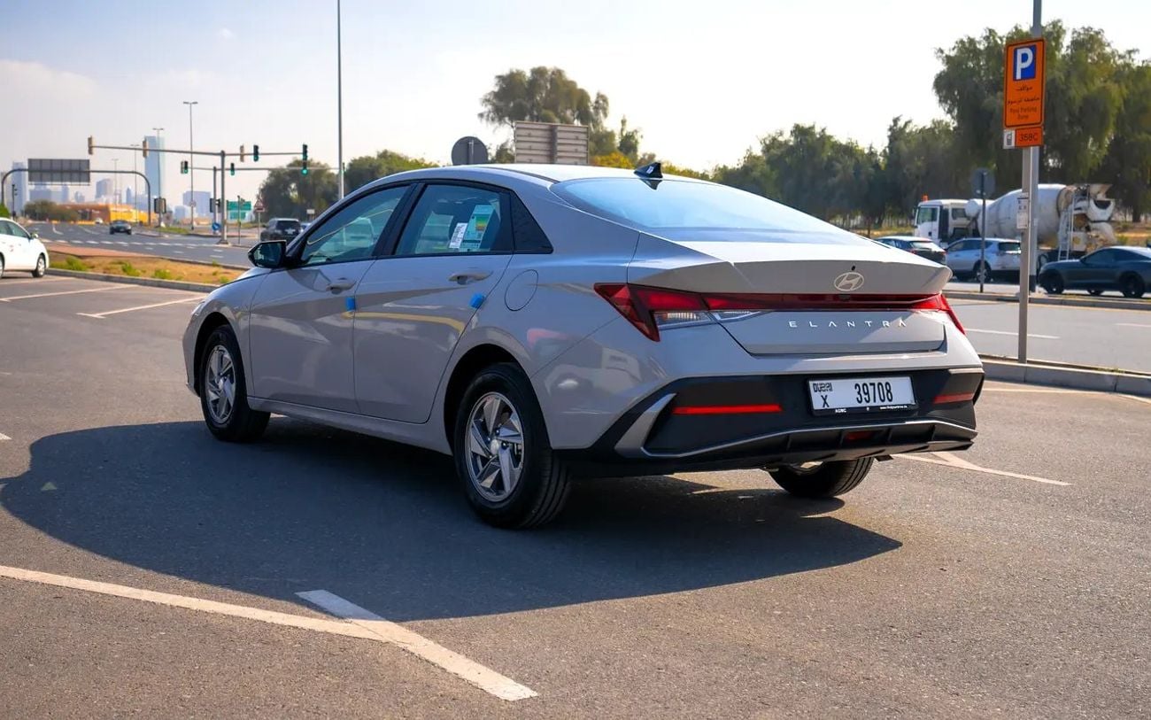 Hyundai Elantra COMFORT GCC spec