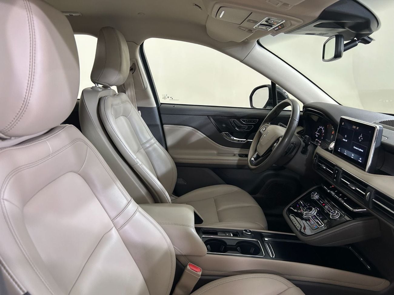 لينكولن كورساير COR121 / FREE Insurance + Registration / AL TAYER MOTORS/ AL QOUZ SHOWROOM