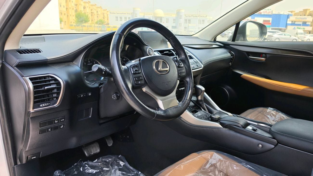 Lexus NX200t STANDARD