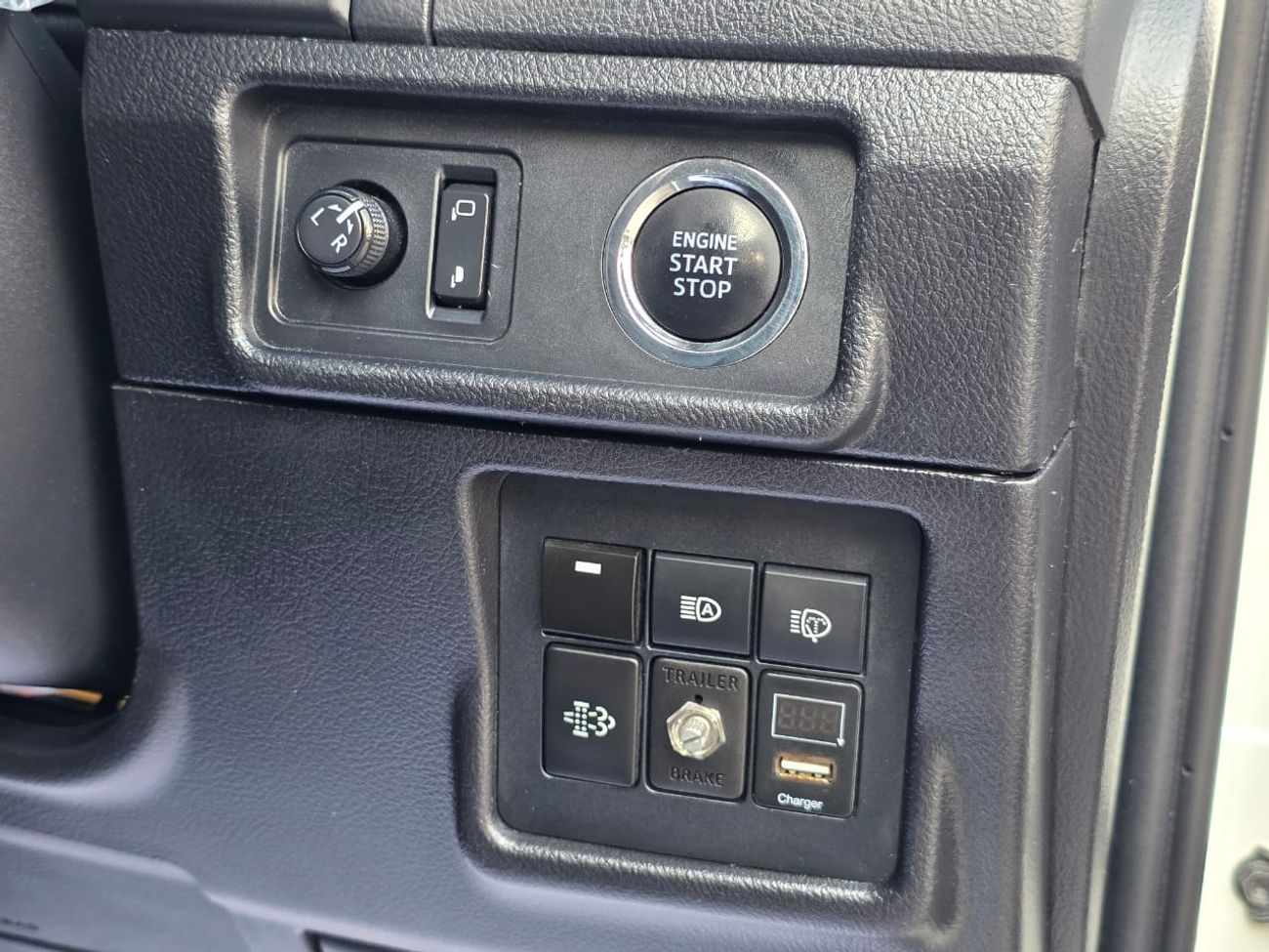 Toyota Prado diesel 2.8 liter automatic gear with back camera leather power seats