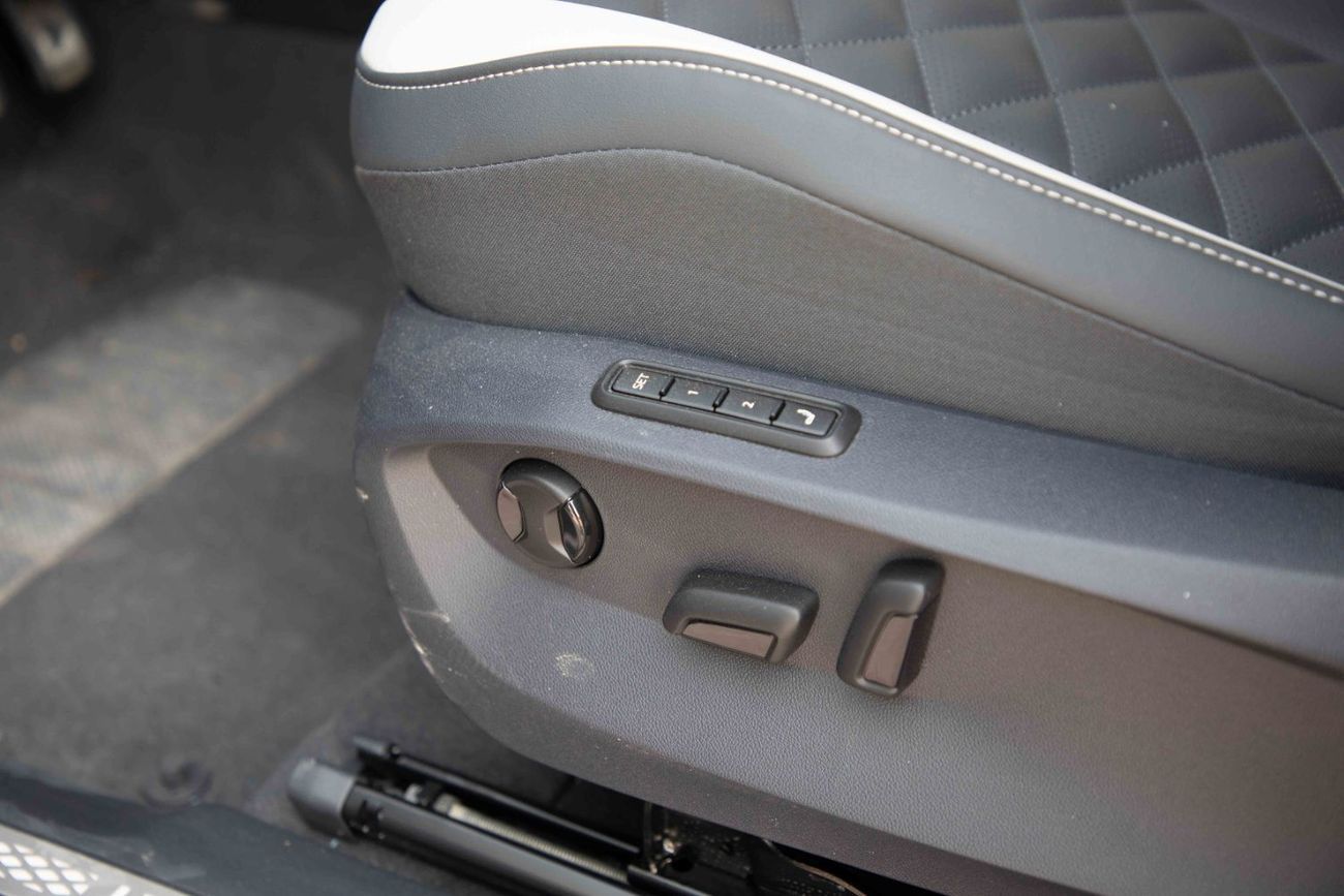 فولكس واجن ID.6 2024 Volkswagen ID6 Crozz Pro - Blue Inside Black | Export Only