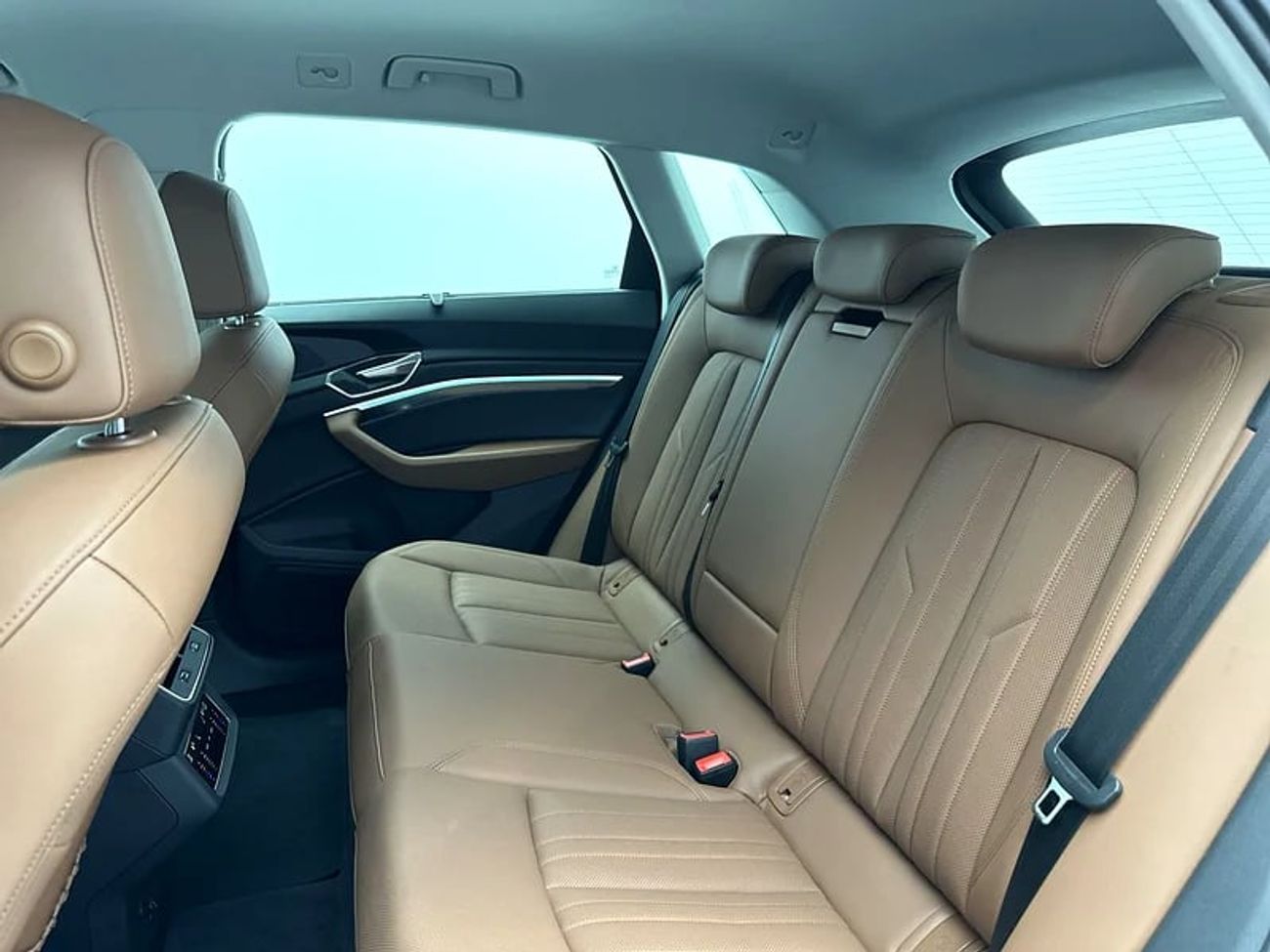 Audi etron advanced 55 quattro 408hp (Ref# 019453) ** Night package **