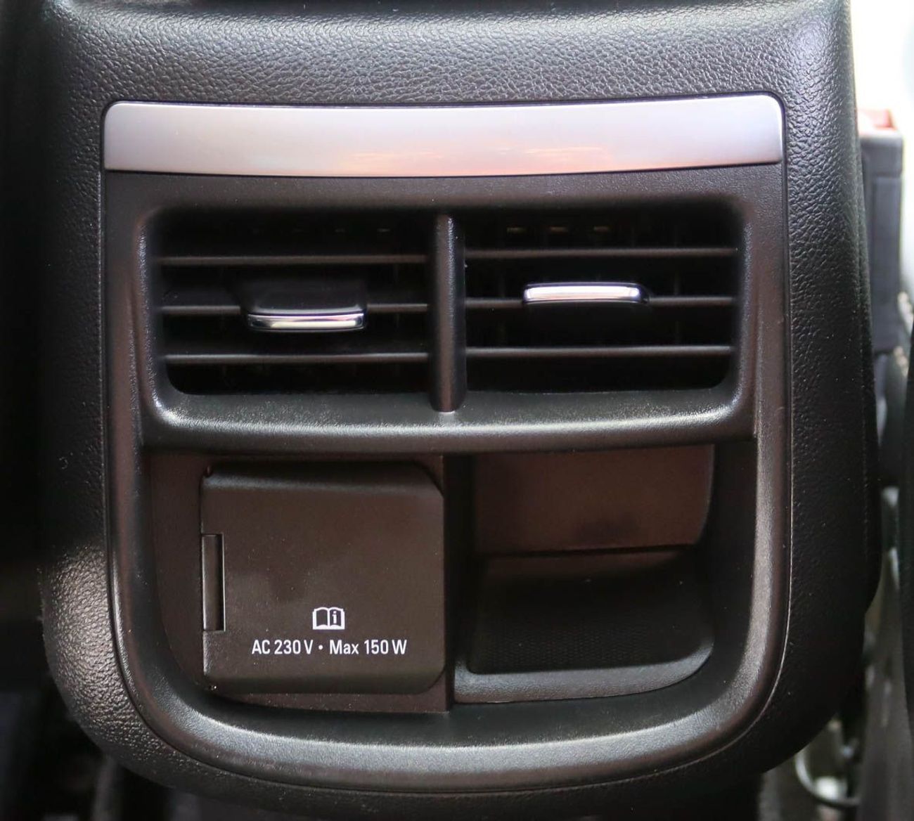 Chevrolet Impala Chevrolet impala 2019 original paint full option, GCC accident-free, in excellent condition, 1198 p.