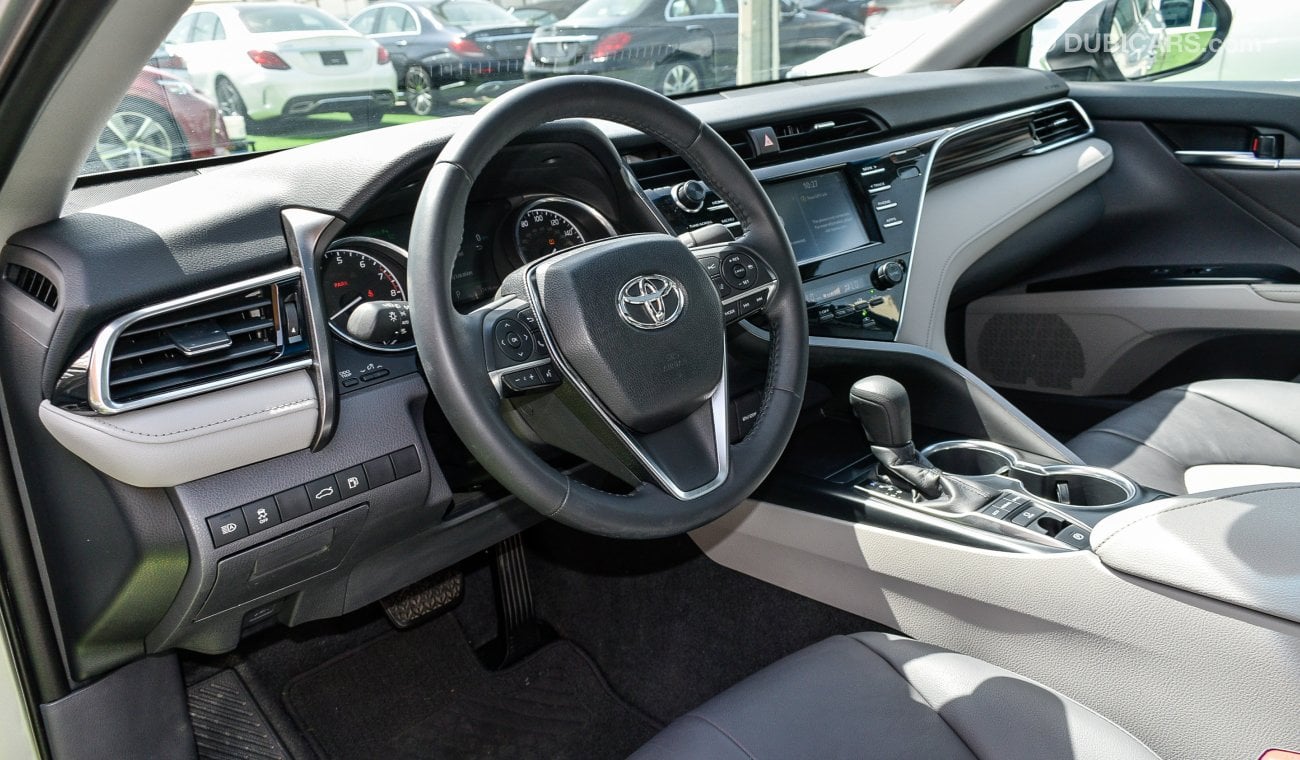 Toyota Camry XLT