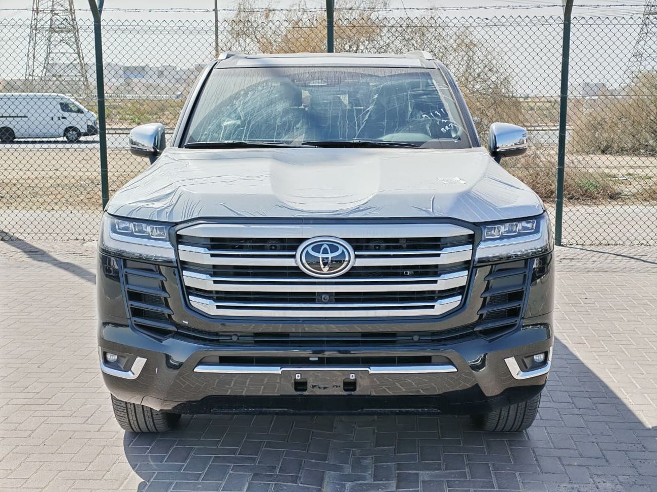 تويوتا لاند كروزر 2025 Toyota Land Cruiser LC300 VX (High-Option with Radar) 3.5L V6 Petrol A/T 4WD Export Only