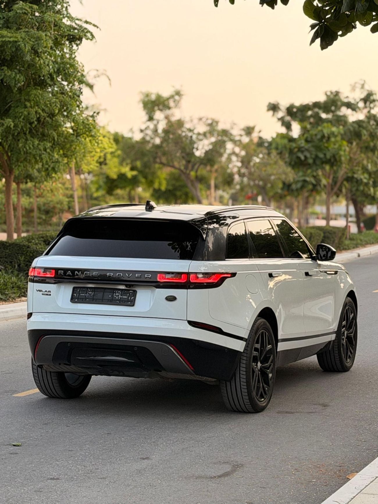 Land Rover Range Rover Velar R-DYNAMIC SE HSE