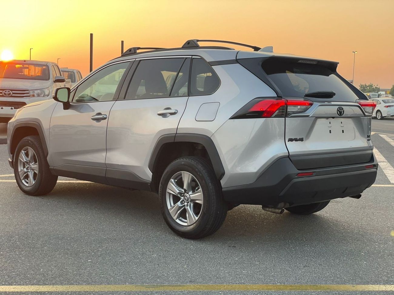 Toyota RAV4 2023 Toyota Rav4 XLE 4x4 Full Option 2.5L V4 With Radar - 9,400 Mileage