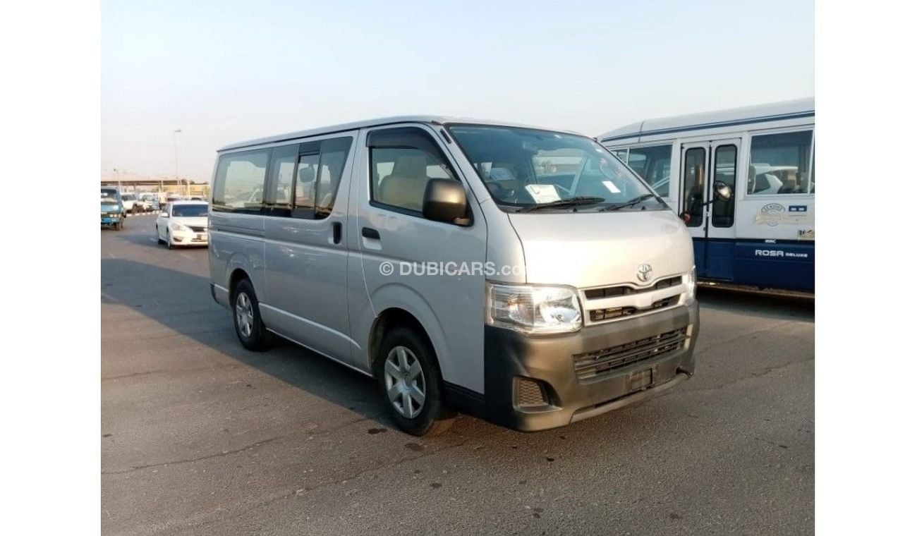 تويوتا هاياس TOYOTA HIACE VAN RIGHT HAND DRIVE (PM 891)