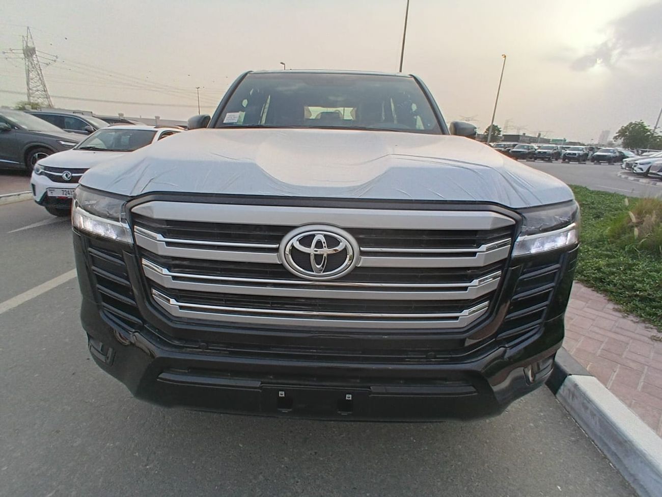 تويوتا لاند كروزر 2026 Toyota Land Cruiser LC300 GXR Mid 7-Seater (With Sunroof) 3.5L V6 Twin Turbo Petrol A/T 4WD Exp