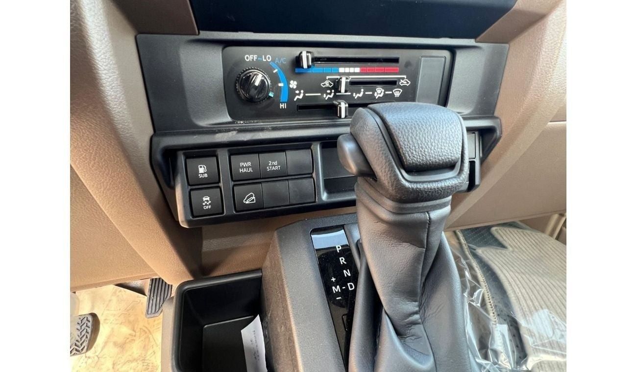 Toyota Land Cruiser Pick Up 79 SC 2.8L DIESEL AUTOMATIC TRANSMISSION