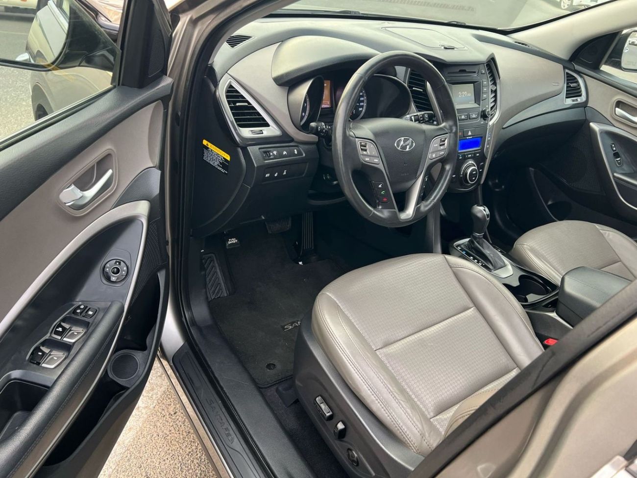 Hyundai Santa Fe 2013 Hyundai Santafe Limited 2.4L V4 - Panoramic View - Electric & Leather Seats  - Candian Spec - A