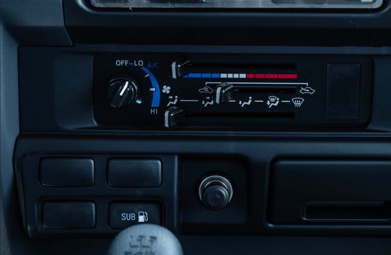 Toyota Land Cruiser 70 ECT0126 - 2025 Toyota LC78  Hardtop 3 Doors - 4.2L Dsl Mt Std White