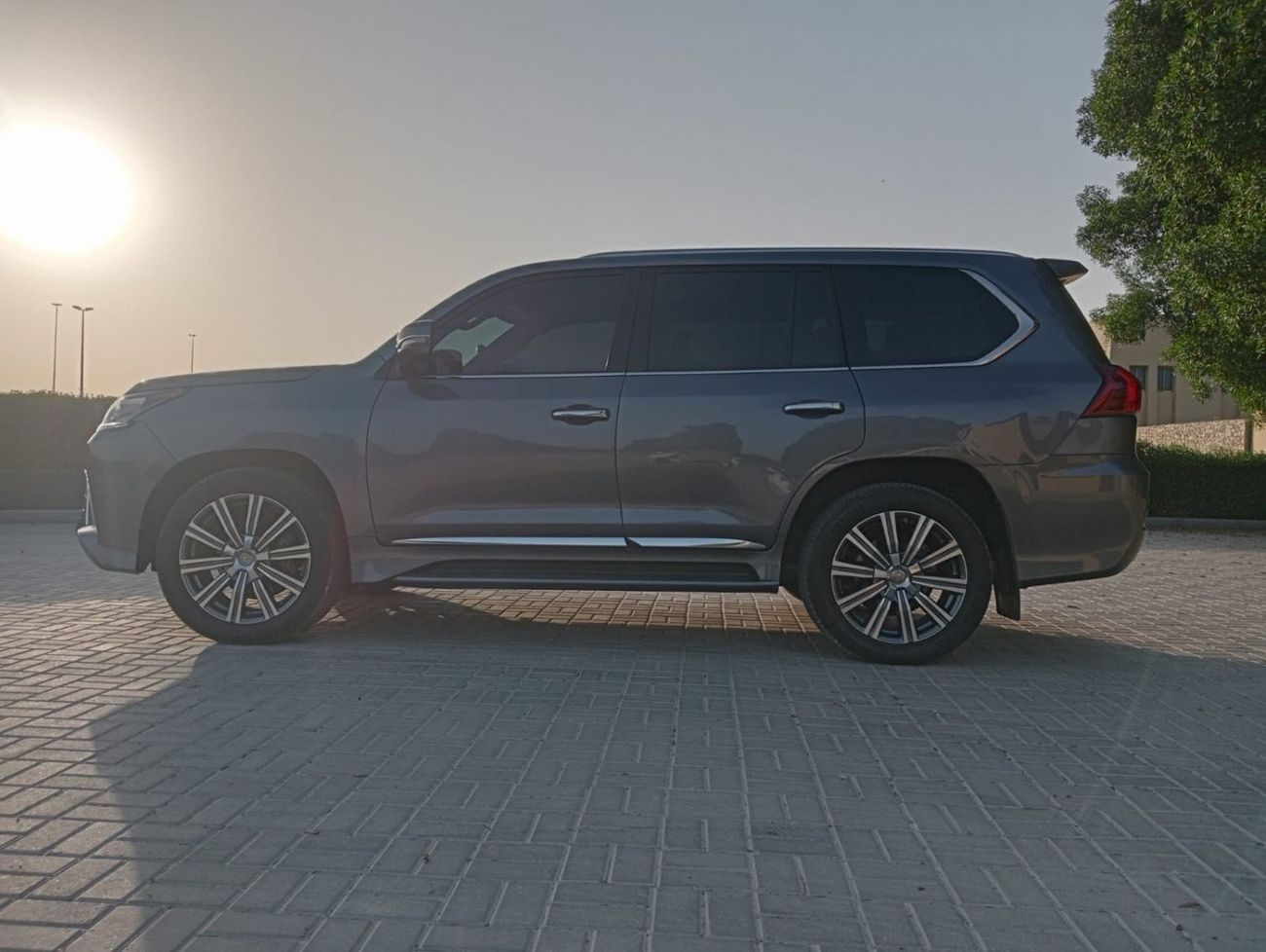 Lexus LX 570 Premium Plus GCC full option