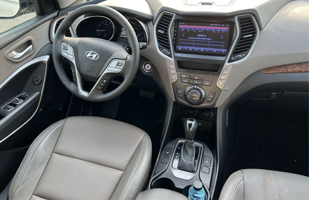 هيونداي سانتا في 2017 Hyundai Santa Fe 4x4 AWD - 3.3L V6 GDi - 7 Leather Seats - Push Start - Big Screen -