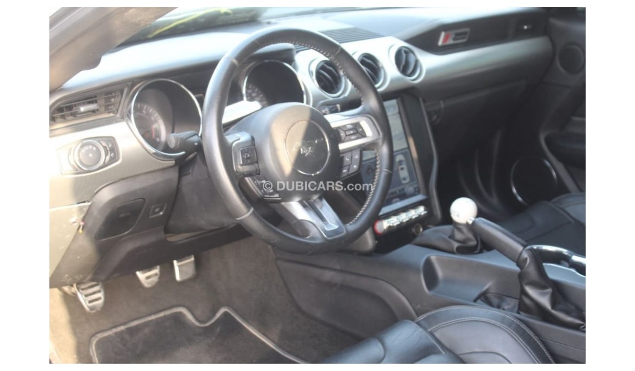 فورد موستانج فورد موستنج روش موديل : 2015 مطلوب:140.000 درهم ممشى:80.000 كم مواصفات خليجيه  +800 حصان ،تبريد تسخي