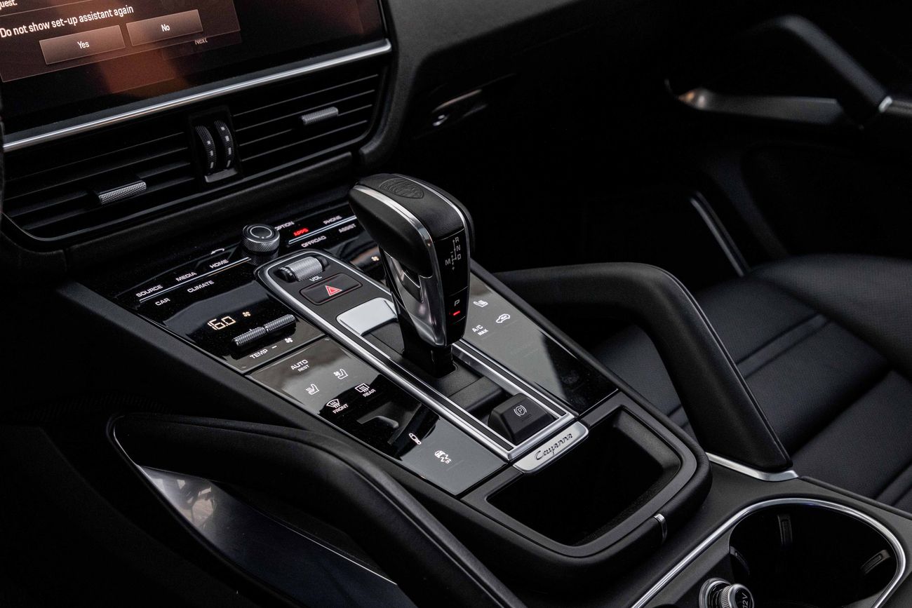 Porsche Cayenne Cayenne Turbo | 9,009 P.M | 0% Downpayment | One Owner!