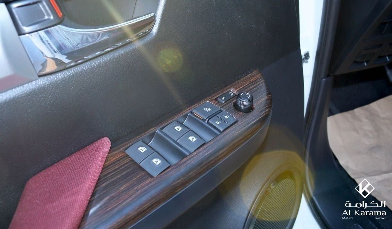 Toyota Hilux 2.7L | SR5 | PUSH START | BSM | Bedliner | WOODEN INTERIOR | GCC Specs